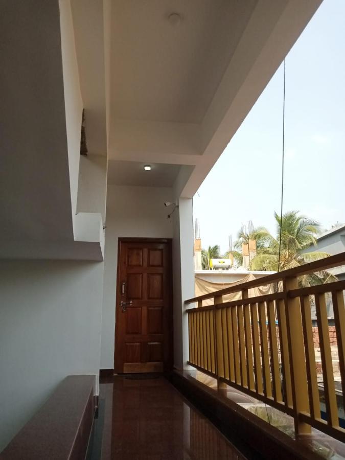 Grey House * Arambol