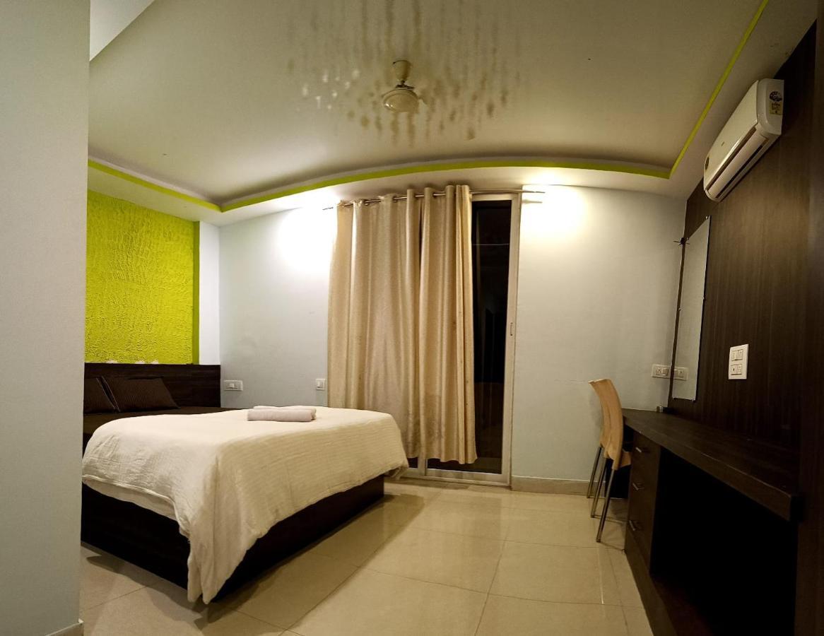 Guest house Grey House *